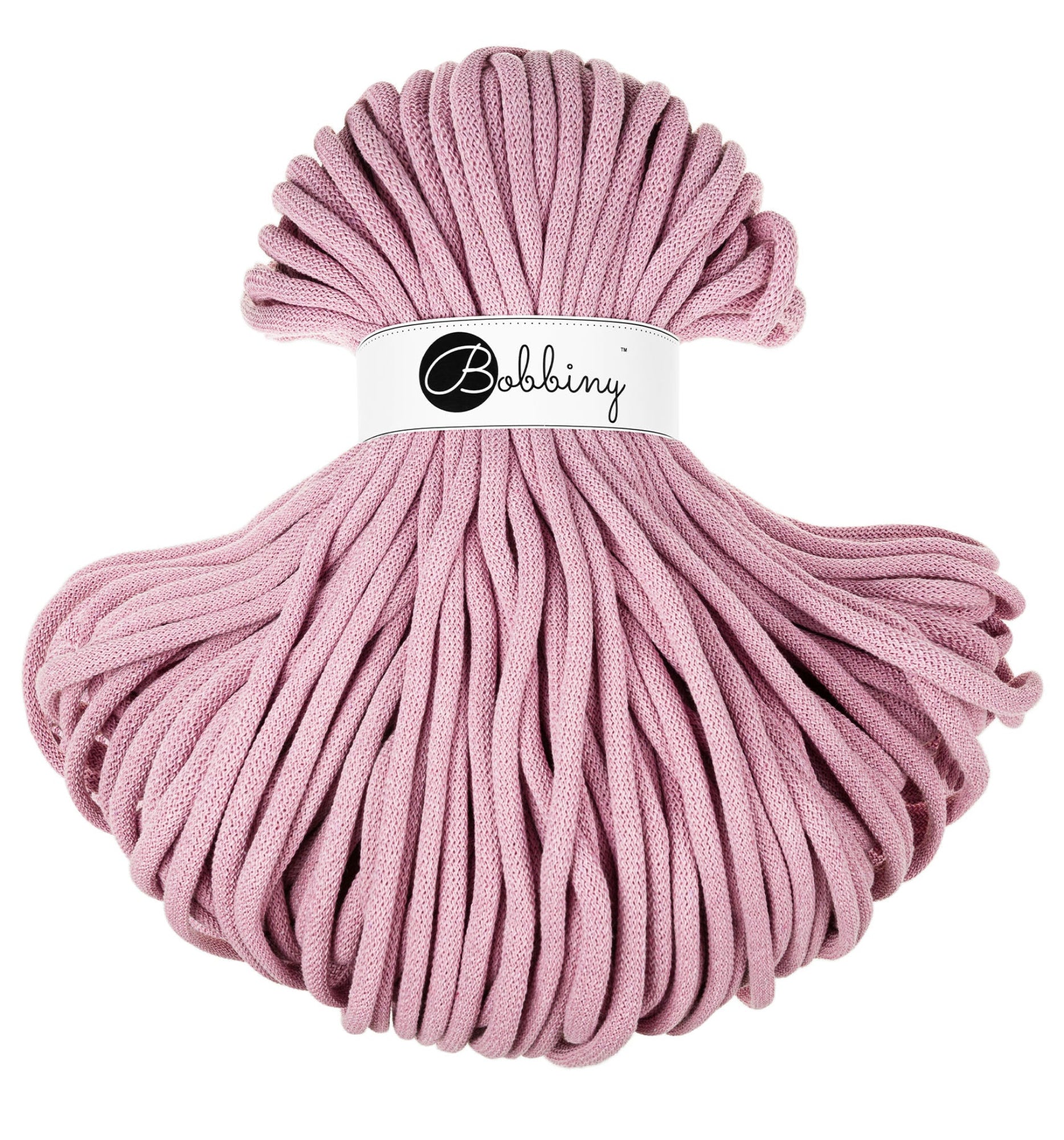 Bobbiny Flechtkordel Jumbo 9 mm in der limitierten Farbe Dusty Rose. Die Farbe Dusty Rose ist ein gedämpfter, leicht schmutziger Rosaton mit einem Hauch von Grau und Beige.