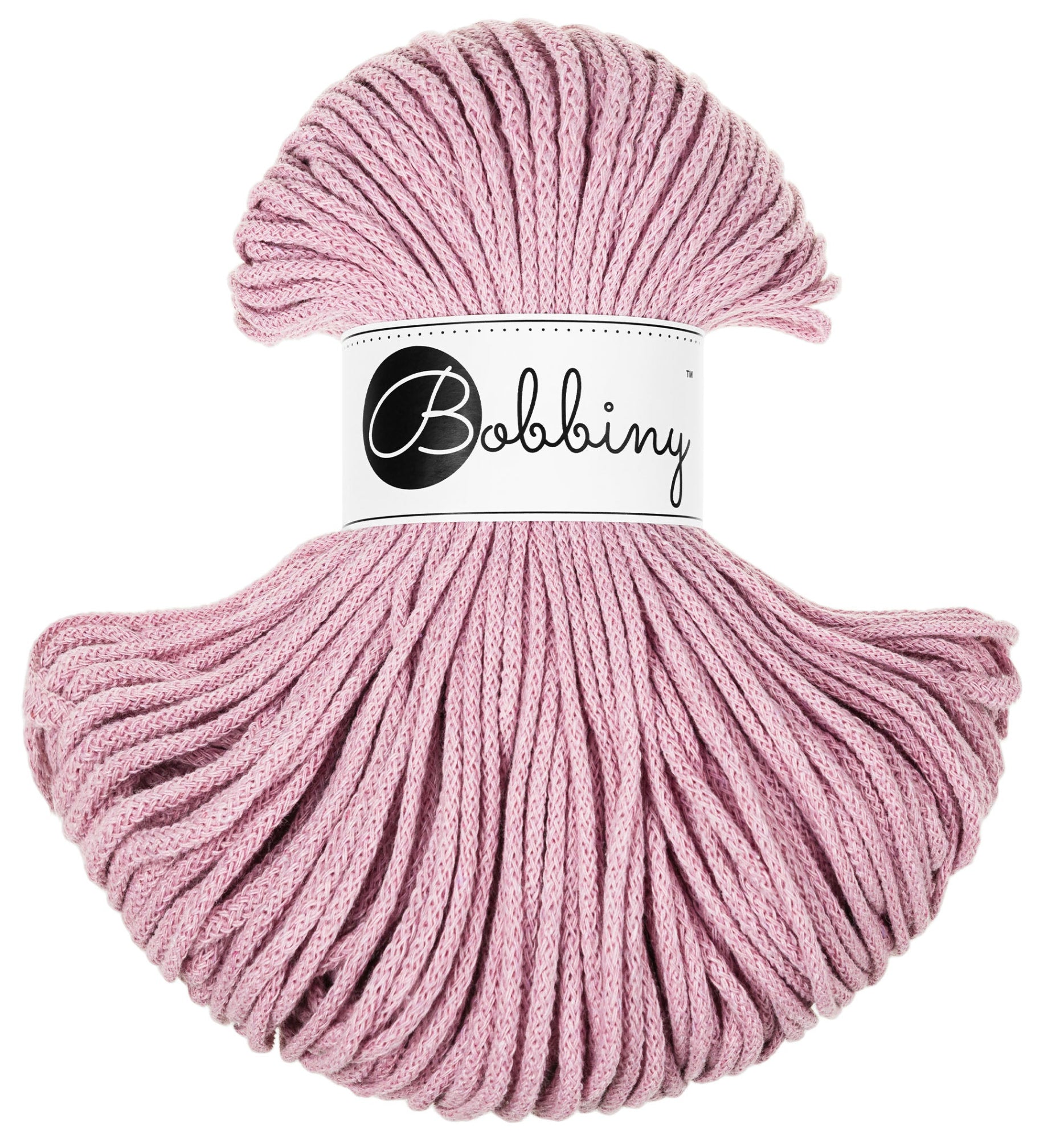 Bobbiny Flechtkordel Junior 3 mm in der limitierten Farbe Dusty Rose. Die Farbe Dusty Rose ist ein gedämpfter, leicht schmutziger Rosaton mit einem Hauch von Grau und Beige.