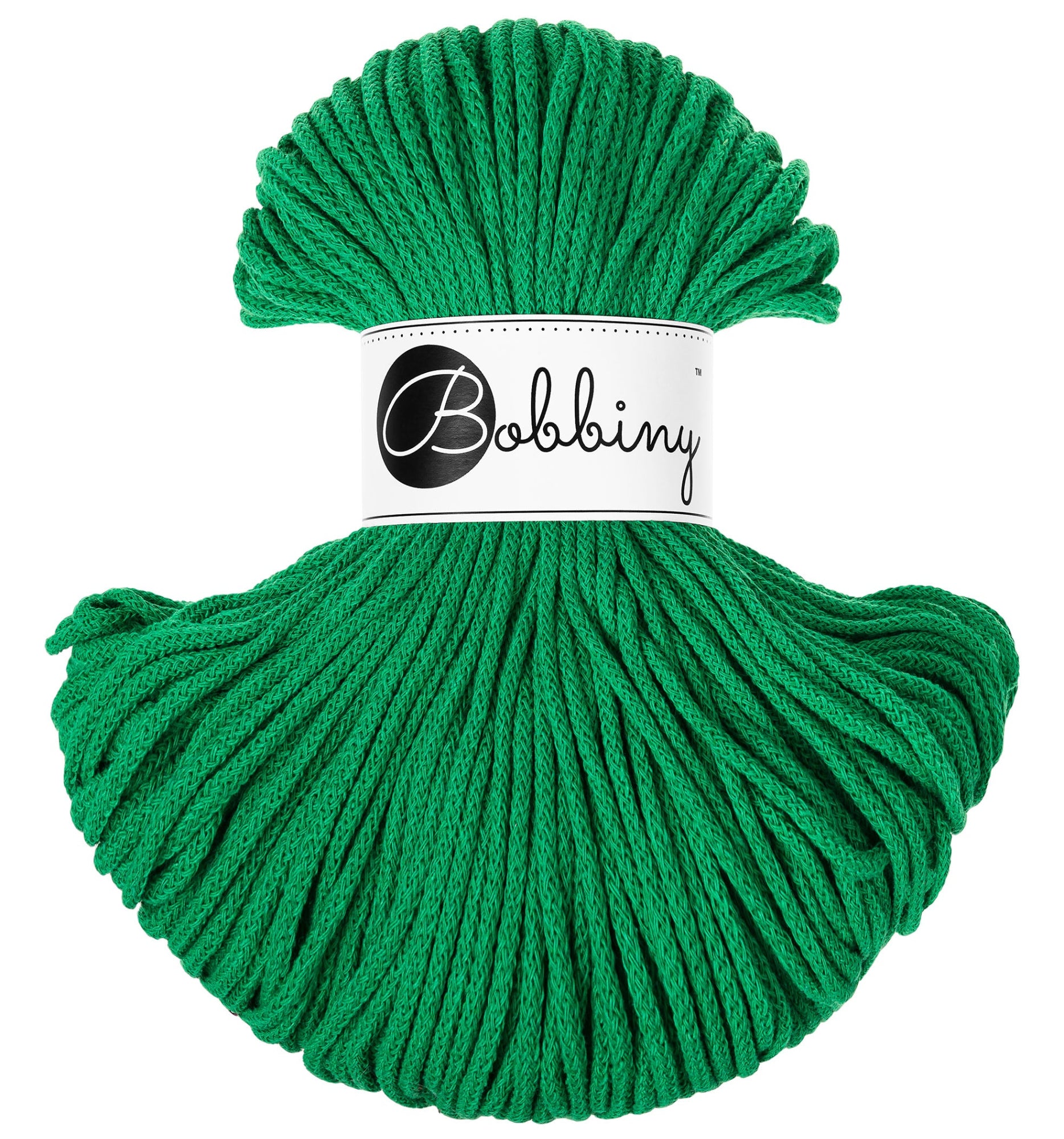Bobbiny Flechtkordel Junior 3 mm in der limitierten Farbe Jade Green. Die Farbe Jade Green ist ein intensives, leuchtendes Grün.