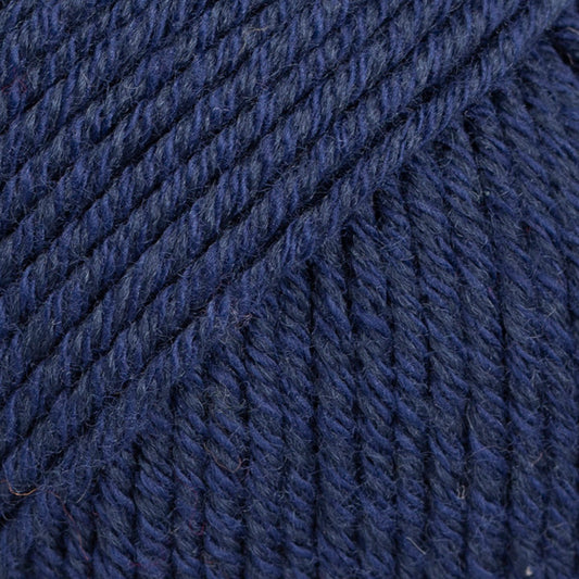 Detailaufnahme von der Wolle DROPS Cotton Merino in der Farbe 08 marine.