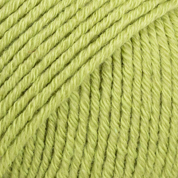 Detailaufnahme von der Wolle DROPS Cotton Merino in der Farbe 10 pistazie.