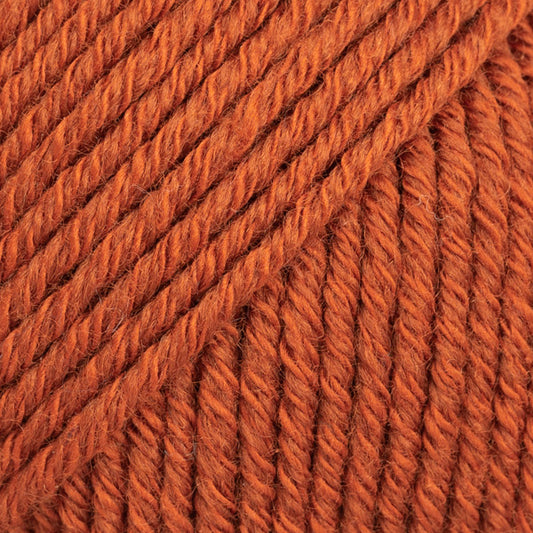 Detailaufnahme von der Wolle DROPS Cotton Merino in der Farbe 25 rost.