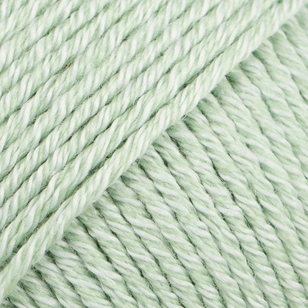 Detailaufnahme von der Wolle DROPS Cotton Merino in der Farbe 32 pistazieneis.