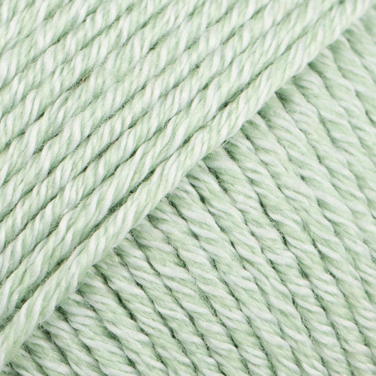 Detailaufnahme von der Wolle DROPS Cotton Merino in der Farbe 32 pistazieneis.