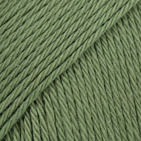 Detailaufnahme von der Wolle DROPS Magic in der Farbe 55 farn.