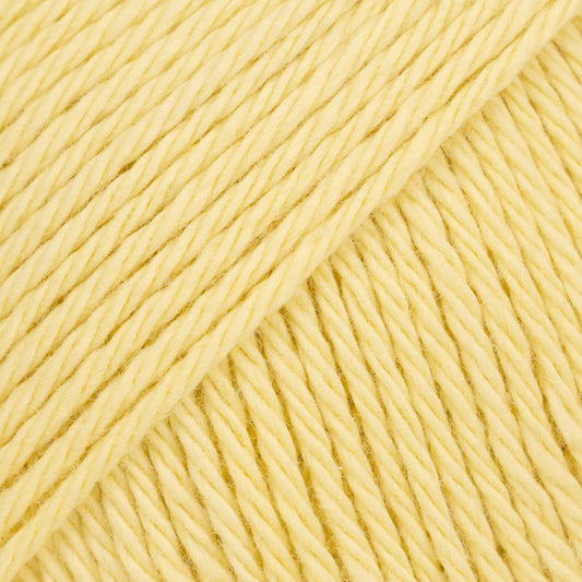 Detailaufnahme von der Wolle DROPS Magic in der Farbe 57 limonade.