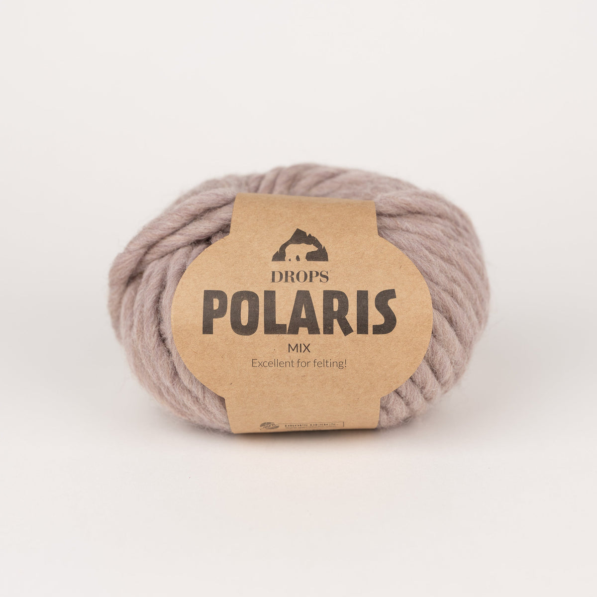 Ein Knäuel der Wolle DROPS Polaris in der Farbe 06 hellbeige.