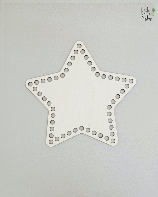Mittlerer gelochter Holzboden in Sternform für die Herstellung von Häkelkörben.