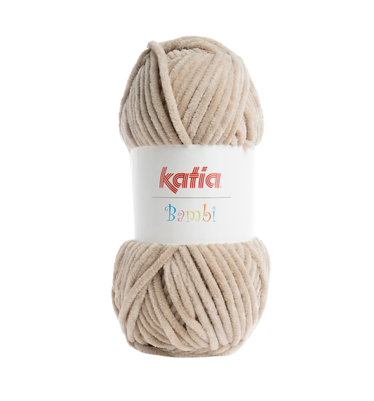 Ein Knäuel Katia Bambi Chenillegarn in der Farbe 306 caramel.